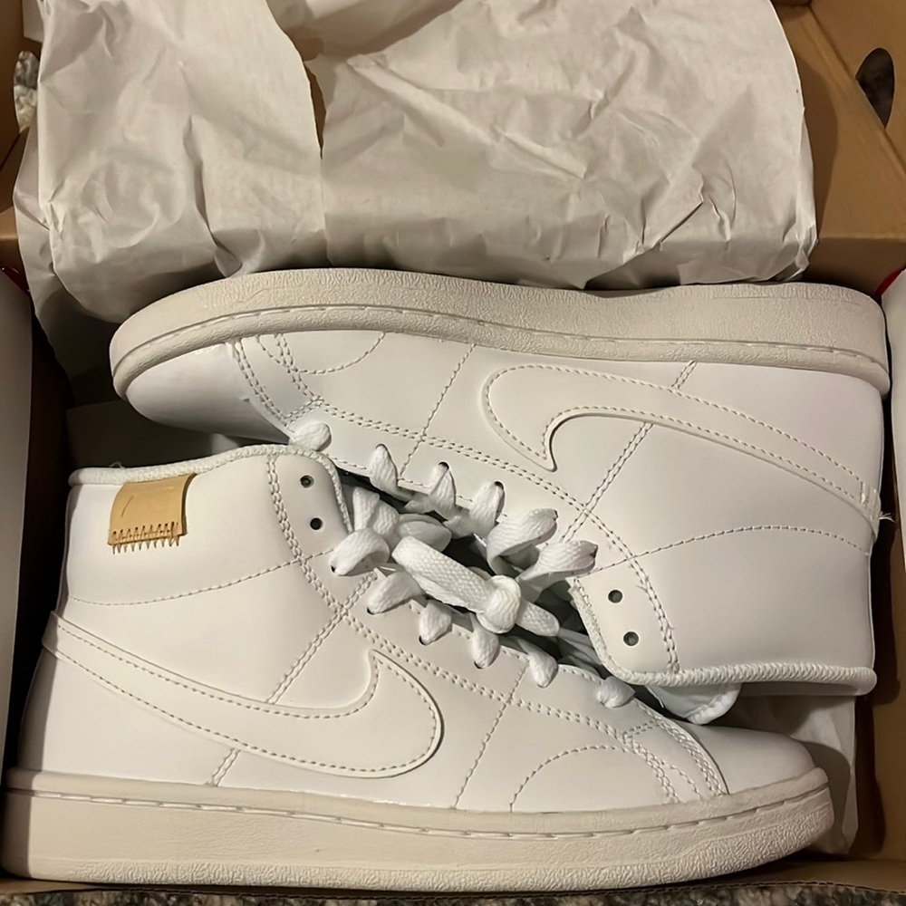 New Nike Court Royale Sneakers